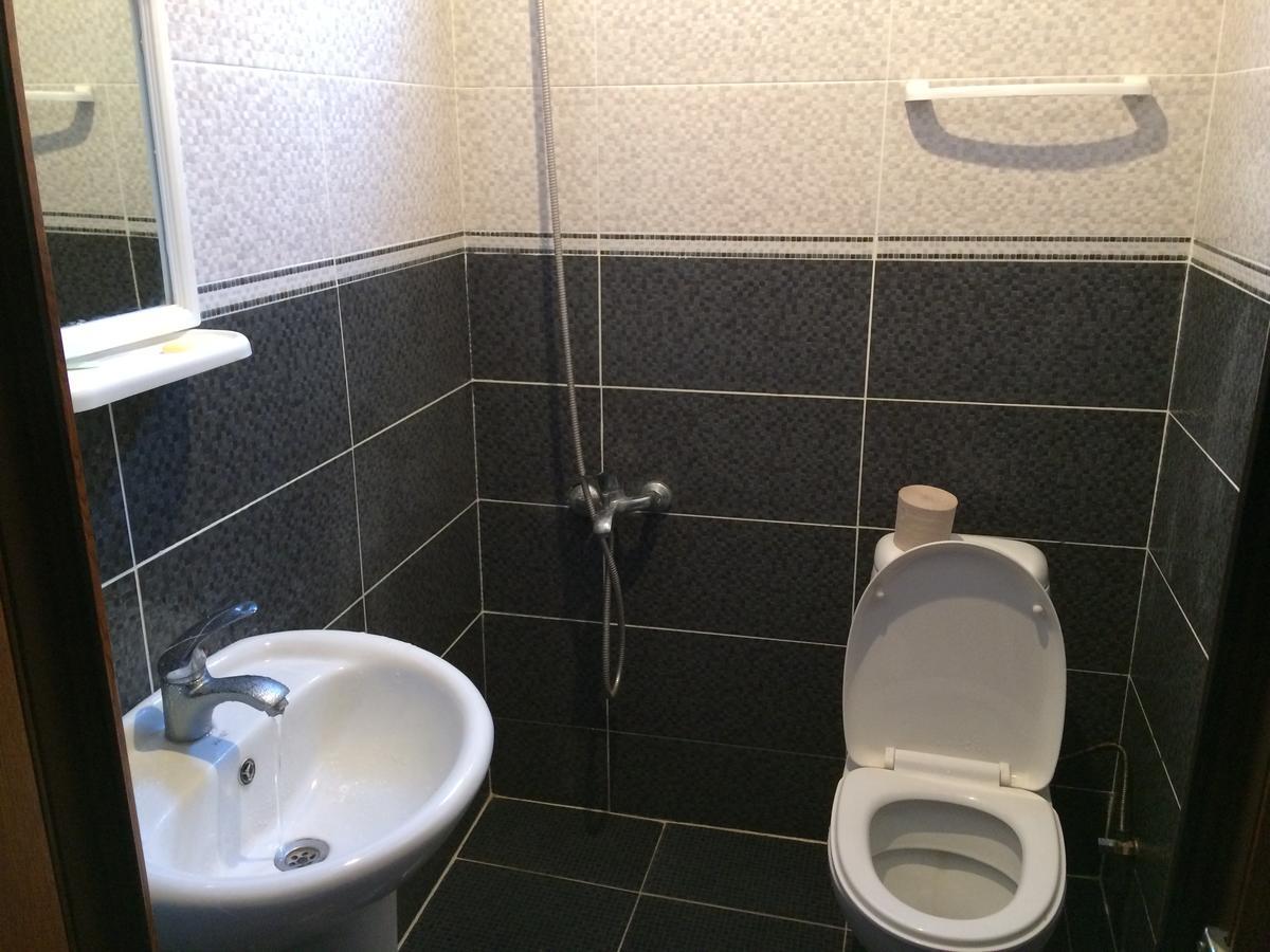 Отель House Mon Amie Местия Экстерьер фото