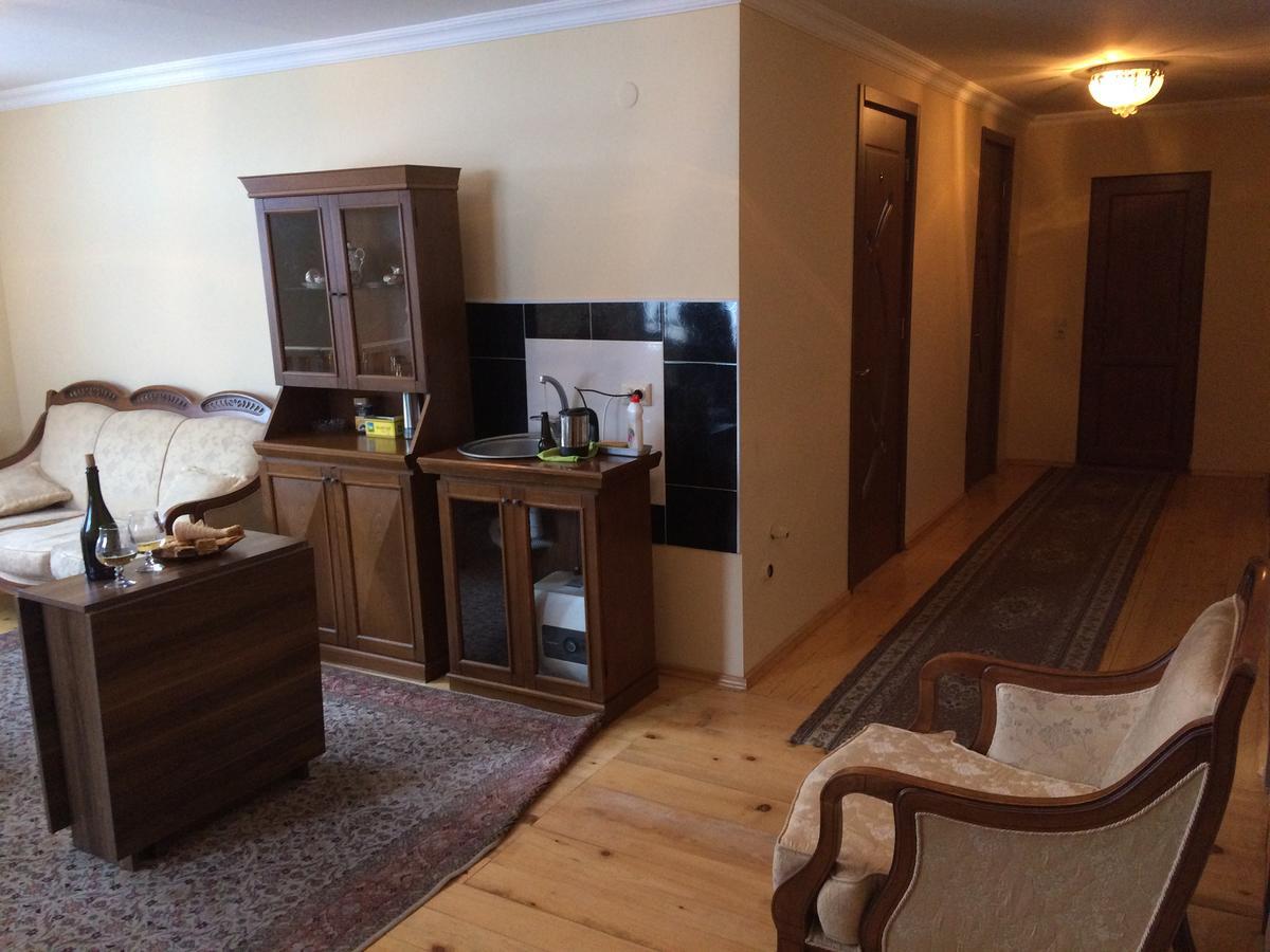 Отель House Mon Amie Местия Экстерьер фото