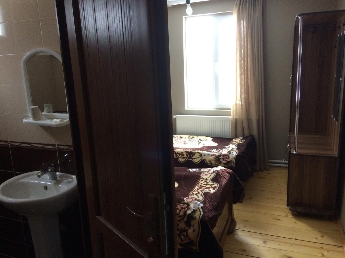 Отель House Mon Amie Местия Экстерьер фото